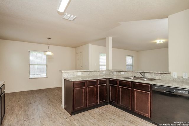 8615 Tesoro Hills, San Antonio, TX 78242