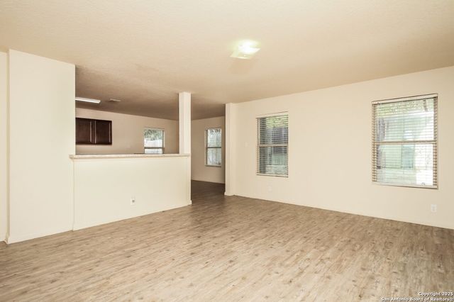 8615 Tesoro Hills, San Antonio, TX 78242