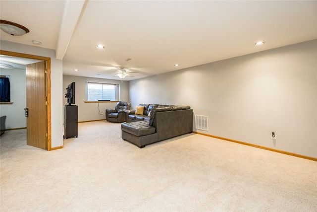 3045 Samuel Ct SW C, Cedar Rapids, IA 52404