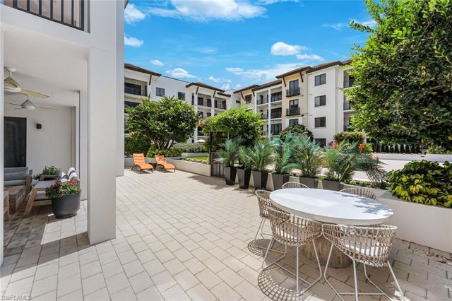 1030 3rd AVE S 216, Naples, FL 34102
