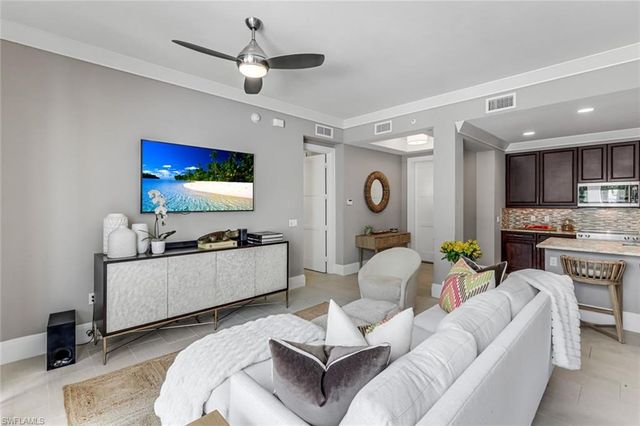 1030 3rd AVE S 216, Naples, FL 34102