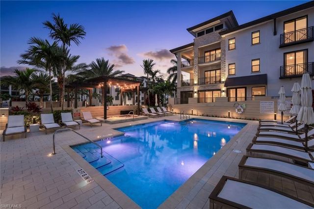 1030 3rd AVE S 216, Naples, FL 34102