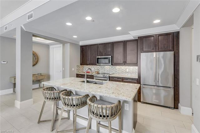 1030 3rd AVE S 216, Naples, FL 34102