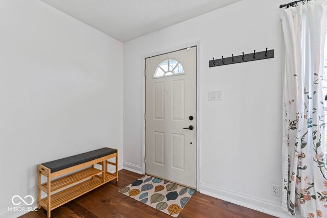 8820 Deer Run Court, Indianapolis, IN 46256