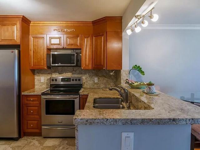 22615 SW 66th Avenue 101, Boca Raton, FL 33428