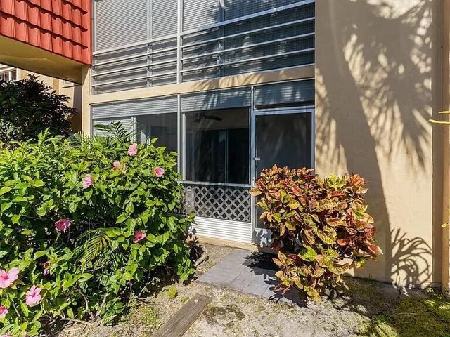 22615 SW 66th Avenue 101, Boca Raton, FL 33428