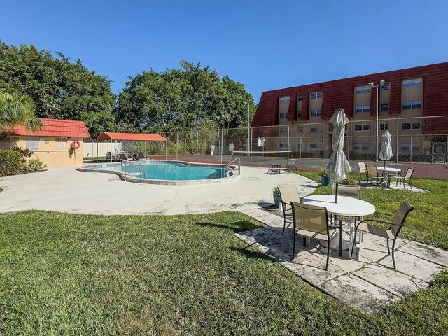 22615 SW 66th Avenue 101, Boca Raton, FL 33428