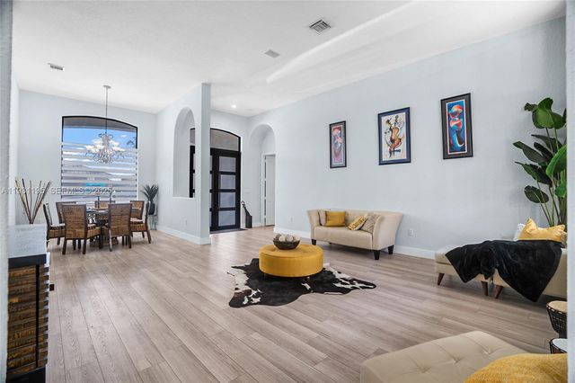 976 SW 159th Way, Pembroke Pines, FL 33027