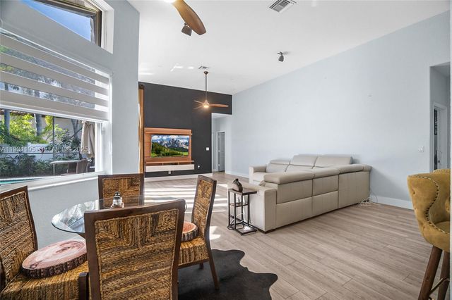 976 SW 159th Way, Pembroke Pines, FL 33027