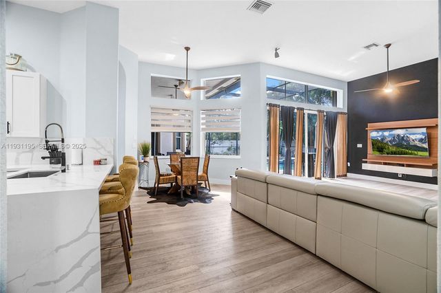 976 SW 159th Way, Pembroke Pines, FL 33027