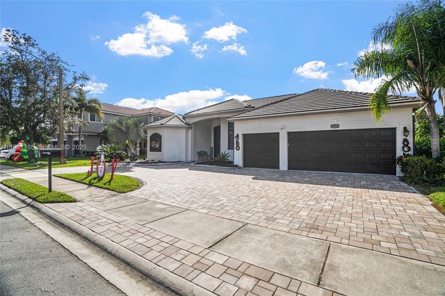 976 SW 159th Way, Pembroke Pines, FL 33027