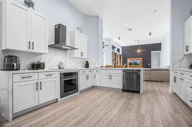 976 SW 159th Way, Pembroke Pines, FL 33027