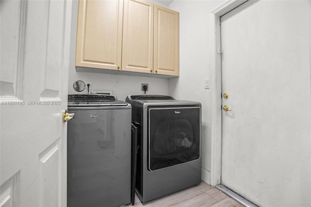 976 SW 159th Way, Pembroke Pines, FL 33027