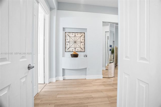 976 SW 159th Way, Pembroke Pines, FL 33027