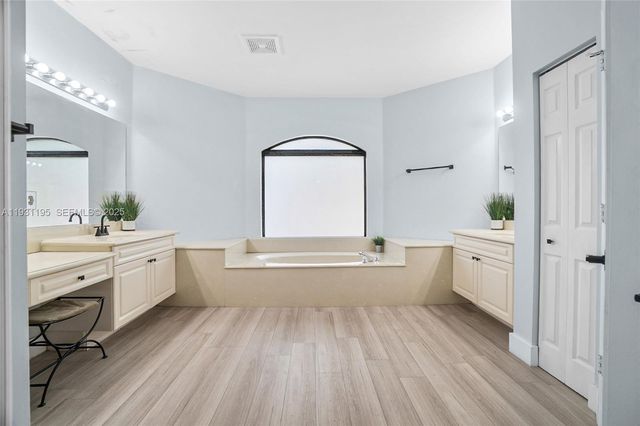 976 SW 159th Way, Pembroke Pines, FL 33027