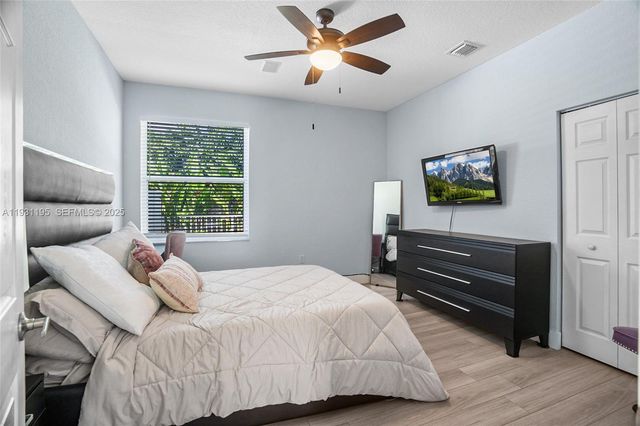 976 SW 159th Way, Pembroke Pines, FL 33027