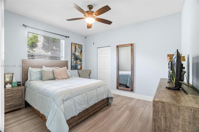 976 SW 159th Way, Pembroke Pines, FL 33027