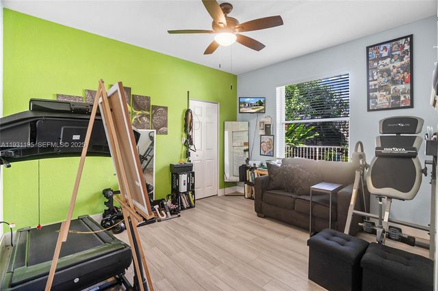 976 SW 159th Way, Pembroke Pines, FL 33027