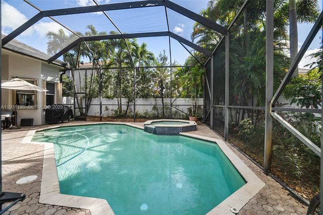 976 SW 159th Way, Pembroke Pines, FL 33027