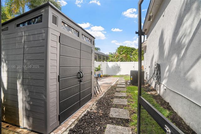 976 SW 159th Way, Pembroke Pines, FL 33027