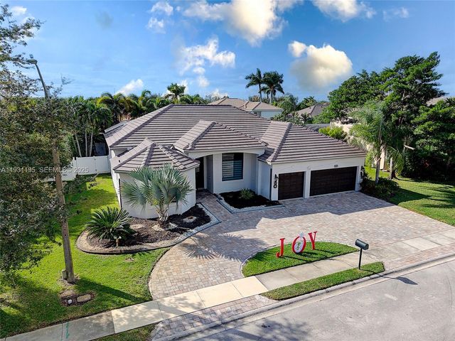 976 SW 159th Way, Pembroke Pines, FL 33027
