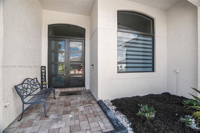 976 SW 159th Way, Pembroke Pines, FL 33027