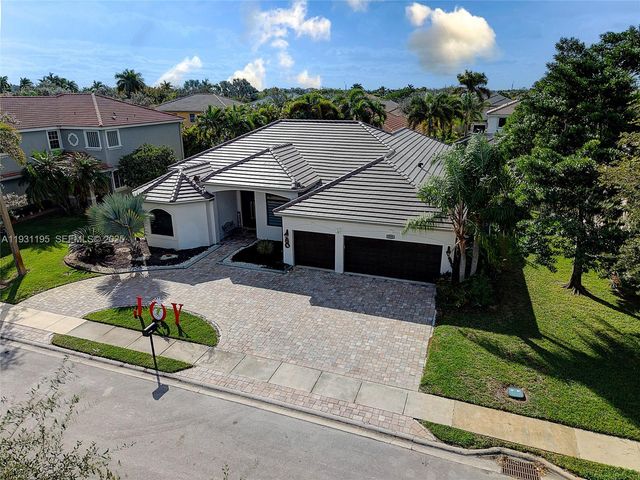 976 SW 159th Way, Pembroke Pines, FL 33027