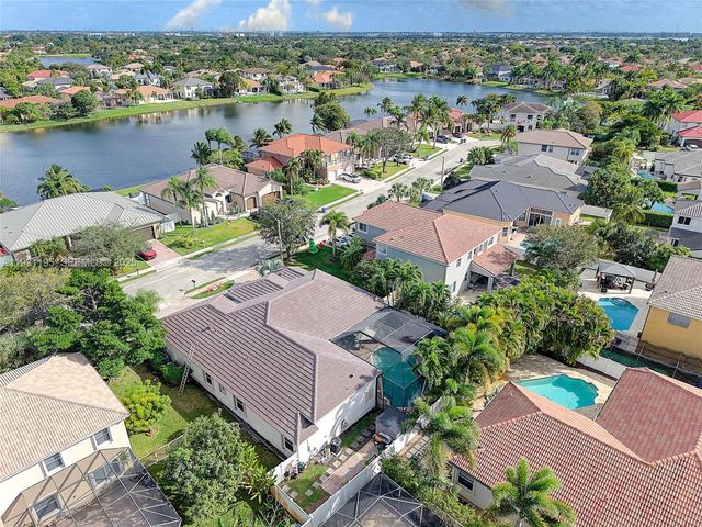976 SW 159th Way, Pembroke Pines, FL 33027
