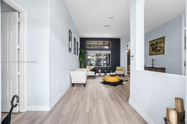 976 SW 159th Way, Pembroke Pines, FL 33027