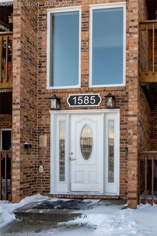 1585 Harbour Boulevard 166, Trenton, MI 48183