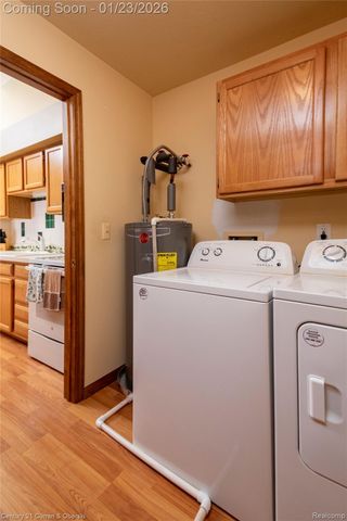 1585 Harbour Boulevard 166, Trenton, MI 48183