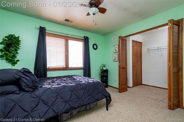 1585 Harbour Boulevard 166, Trenton, MI 48183