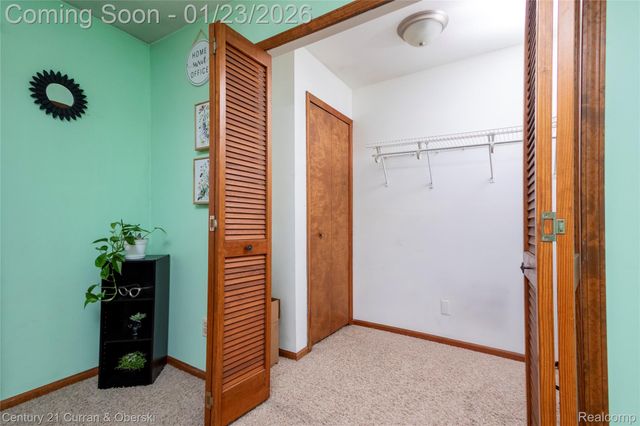 1585 Harbour Boulevard 166, Trenton, MI 48183