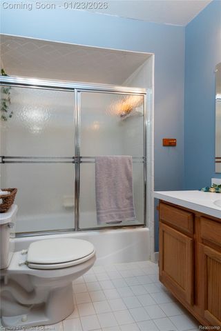 1585 Harbour Boulevard 166, Trenton, MI 48183