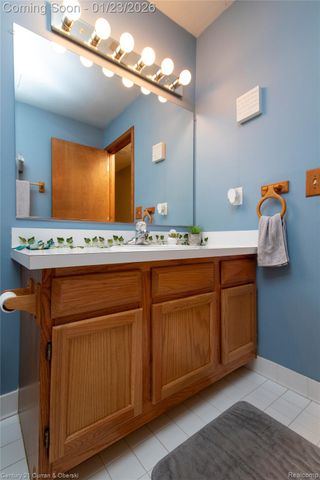 1585 Harbour Boulevard 166, Trenton, MI 48183