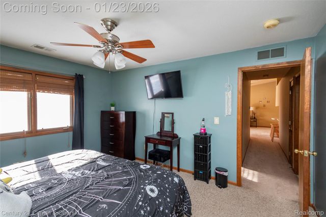 1585 Harbour Boulevard 166, Trenton, MI 48183