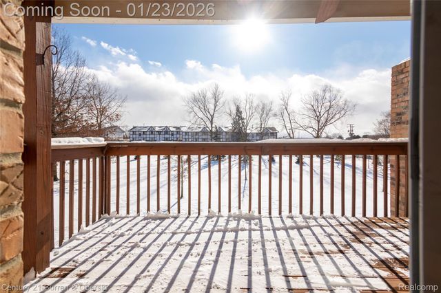 1585 Harbour Boulevard 166, Trenton, MI 48183