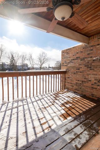 1585 Harbour Boulevard 166, Trenton, MI 48183