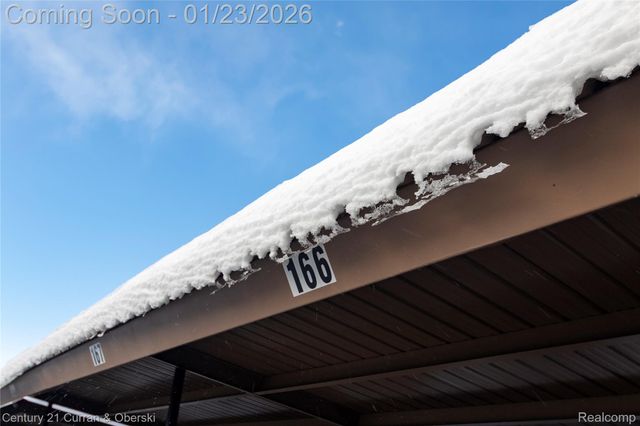 1585 Harbour Boulevard 166, Trenton, MI 48183