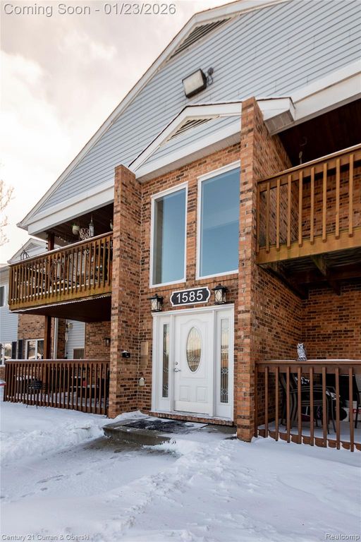 1585 Harbour Boulevard 166, Trenton, MI 48183