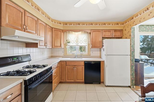 33 Kennedy Terrace, Westwood, NJ 07675