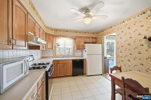 33 Kennedy Terrace, Westwood, NJ 07675