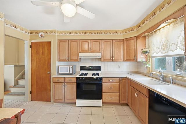 33 Kennedy Terrace, Westwood, NJ 07675