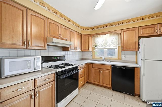 33 Kennedy Terrace, Westwood, NJ 07675