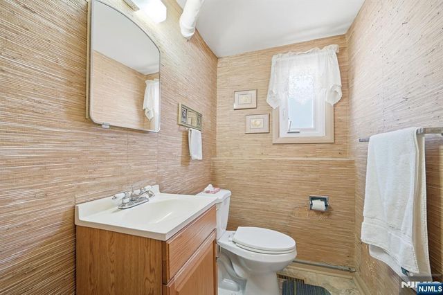 33 Kennedy Terrace, Westwood, NJ 07675