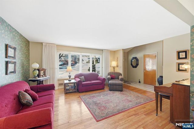 33 Kennedy Terrace, Westwood, NJ 07675