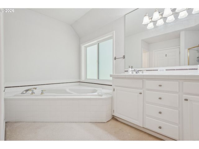 5633 Sw KRUSE RIDGE Dr, Portland, OR 97035