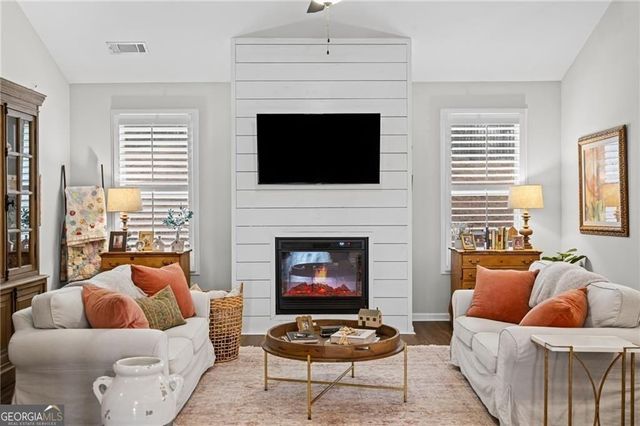 14 Frost Cove, Hoschton, GA 30548