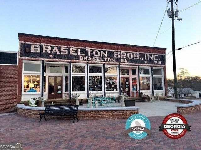 14 Frost Cove, Hoschton, GA 30548