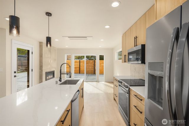 317 NW 87th Street, Seattle, WA 98117
